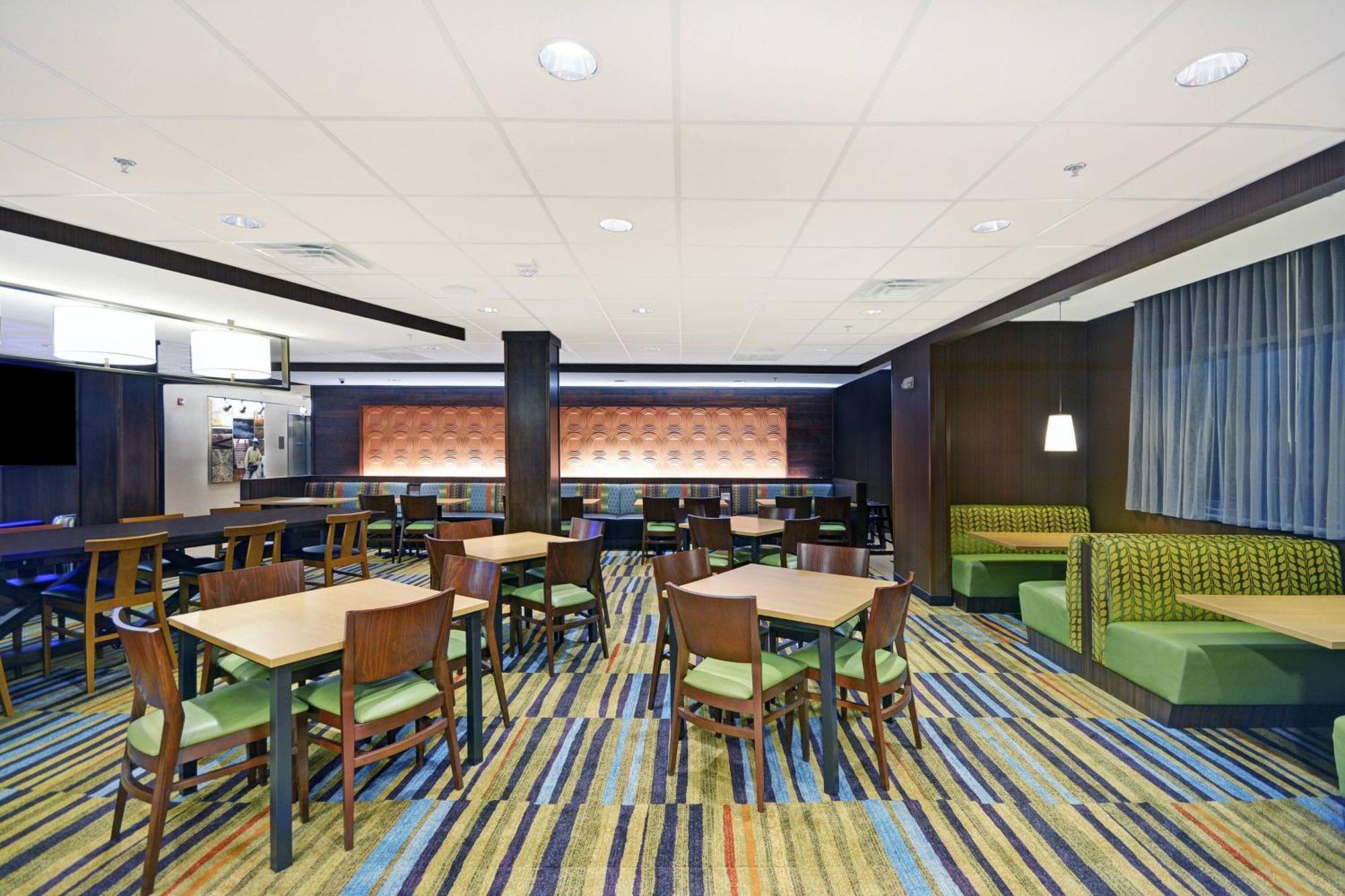 Fairfield Inn & Suites By Marriott Savannah Sw/Richmond Hill Exterior foto