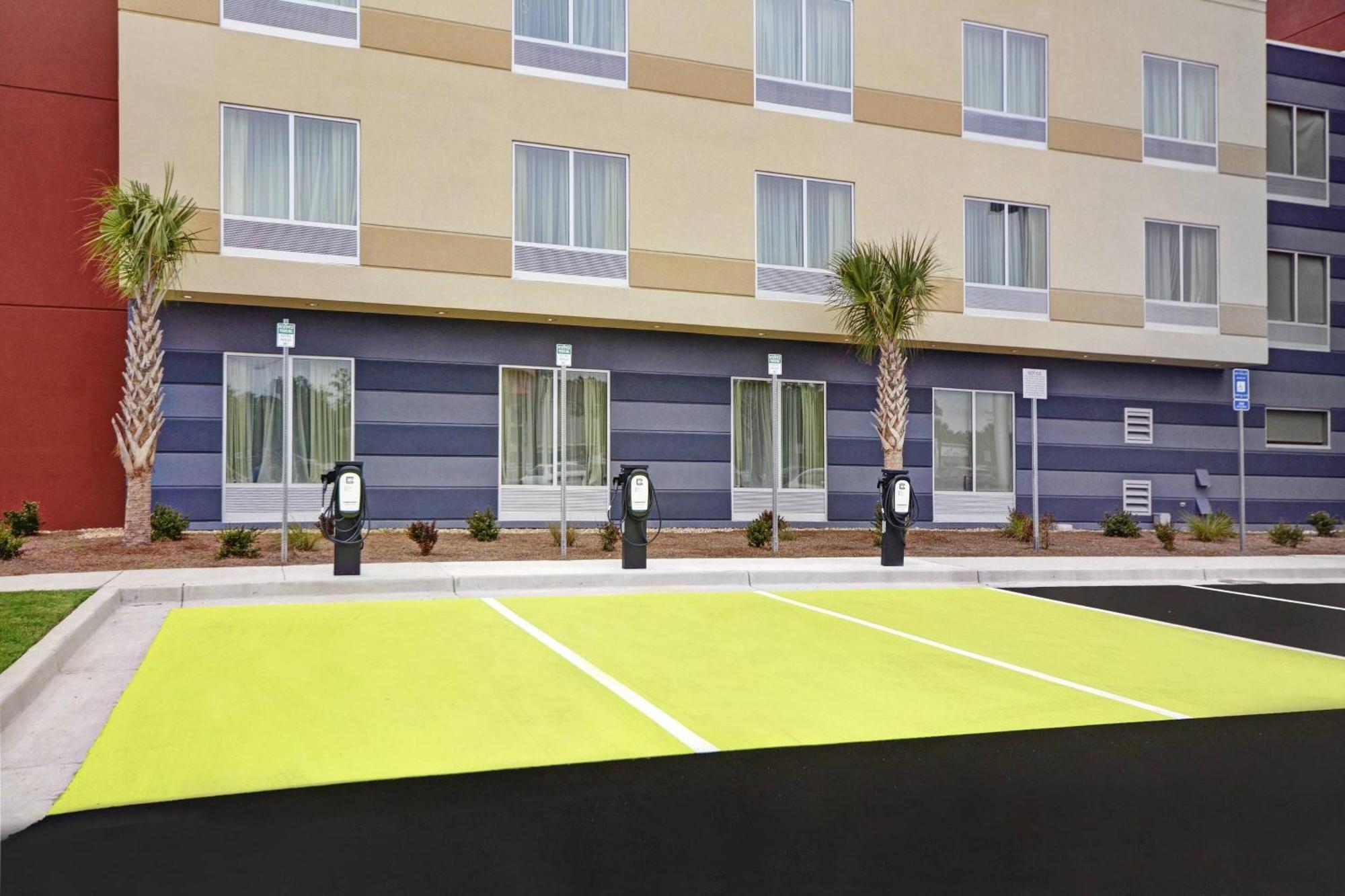 Fairfield Inn & Suites By Marriott Savannah Sw/Richmond Hill Exterior foto